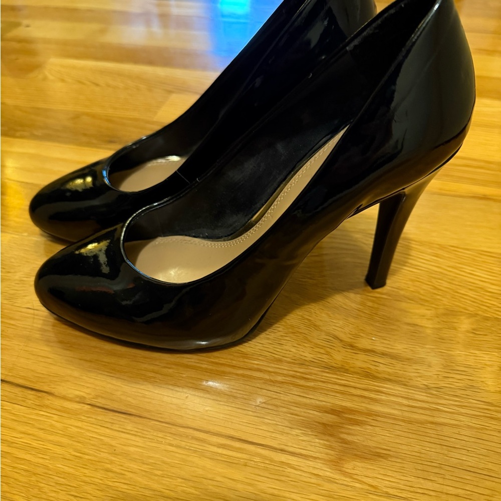 Jessica Simpson Glossy Black Heels